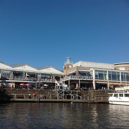 Riverbank Penthouse And Apartments Кардифф Экстерьер фото