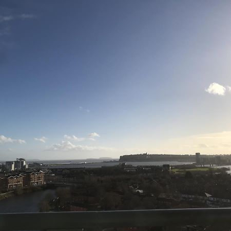 Riverbank Penthouse And Apartments Кардифф Экстерьер фото